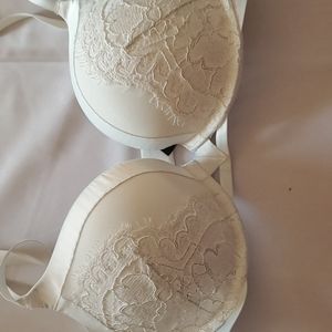 Victoria Secret " very sexy" push up bra